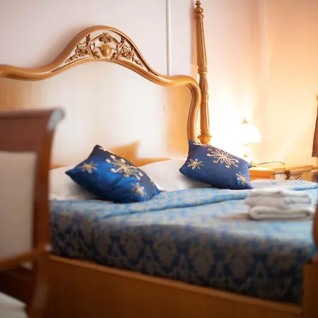 Giovanna Boutique & Pool プーラ