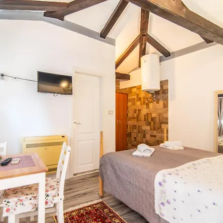 Giovanna Boutique & Pool Gæstehus Pula