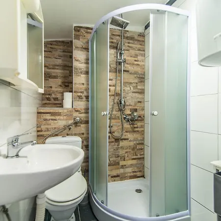 Giovanna Boutique & Pool Gæstehus