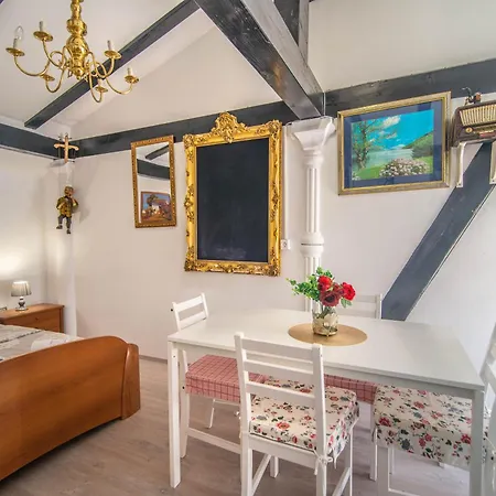 Giovanna Boutique & Pool Gæstehus *