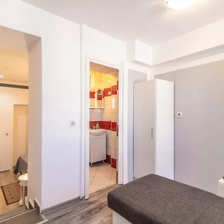 Giovanna Boutique & Pool Gæstehus *