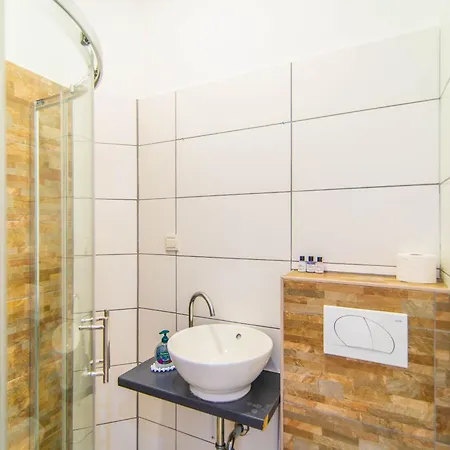 Giovanna Boutique Rooms&pool
