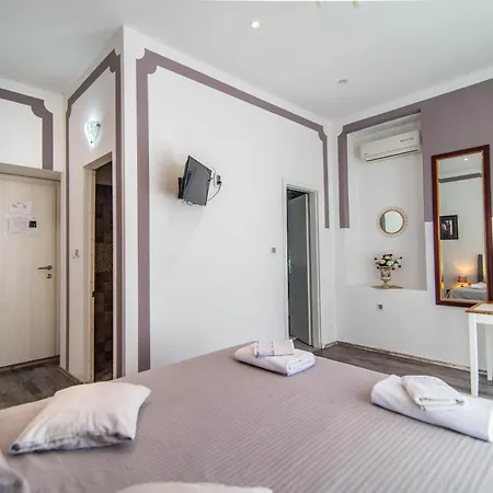 Giovanna Boutique Rooms&pool