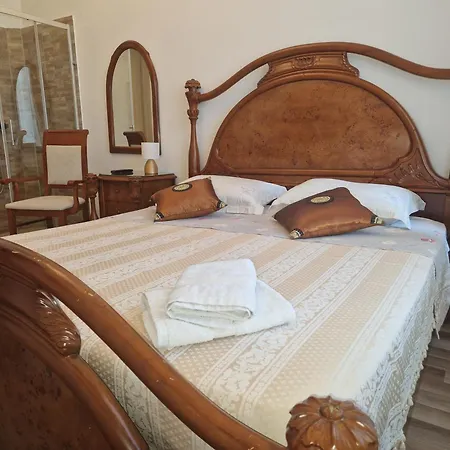 Giovanna Boutique & Pool