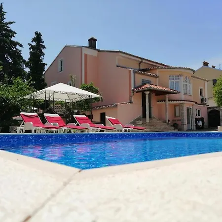 Gostinjska kuća Giovanna Boutique & Pool *