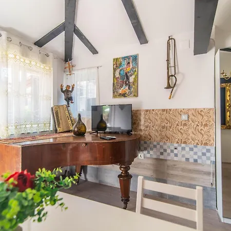 Giovanna Boutique & Pool Pula