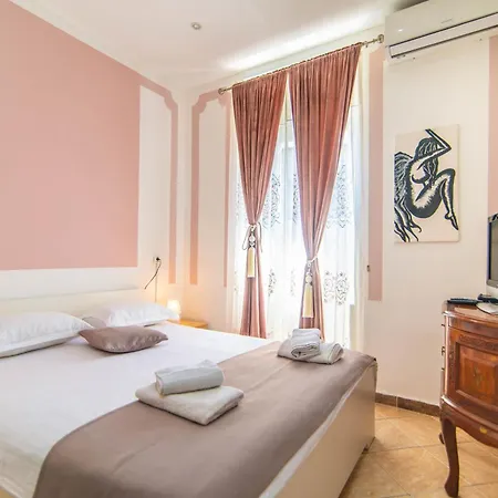 Giovanna Boutique & Pool פולה