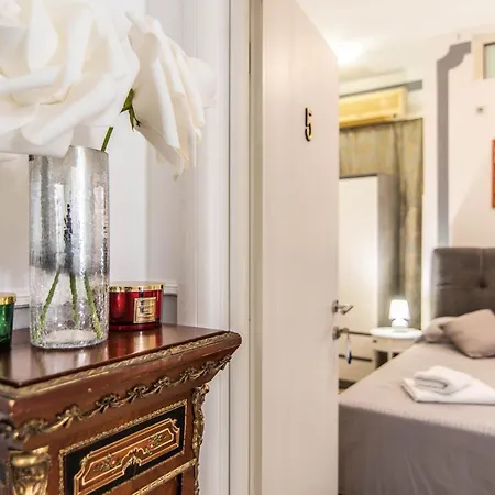 Giovanna Boutique & Pool בית הארחה