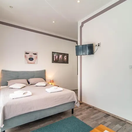 Giovanna Boutique & Pool * פולה