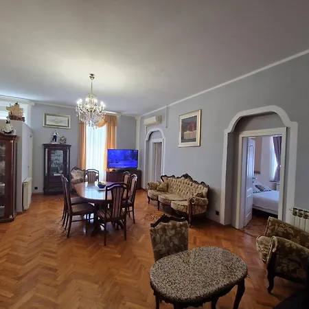 Giovanna Boutique & Pool *