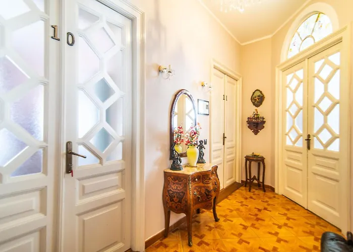 Giovanna Boutique & Pool *