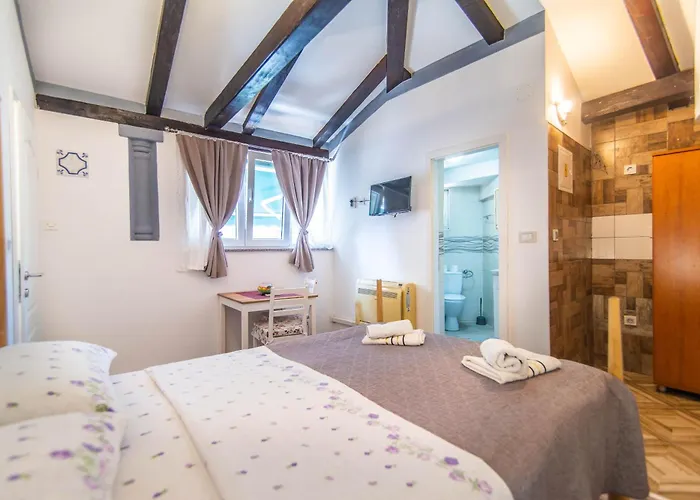 Giovanna Boutique & Pool Pensión *