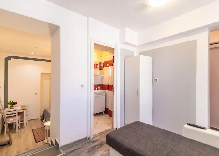 Giovanna Boutique & Pool Gostinjska kuća *