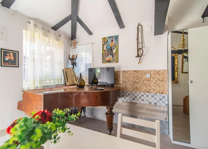 Giovanna Boutique & Pool Pula