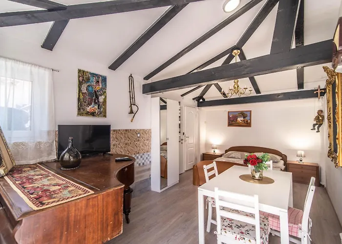 Giovanna Boutique & Pool Pensión *