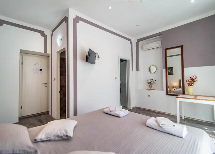 Giovanna Boutique & Pool