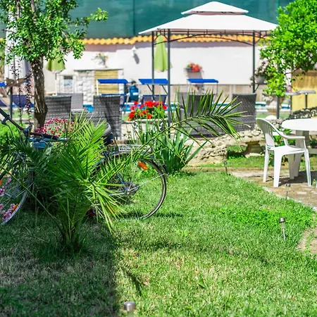 Giovanna Boutique & Pool Vendégház Póla